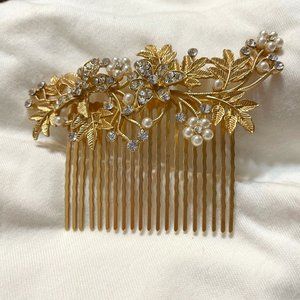 Layla Pearl & Crystal Flower Bridal Hair Comb